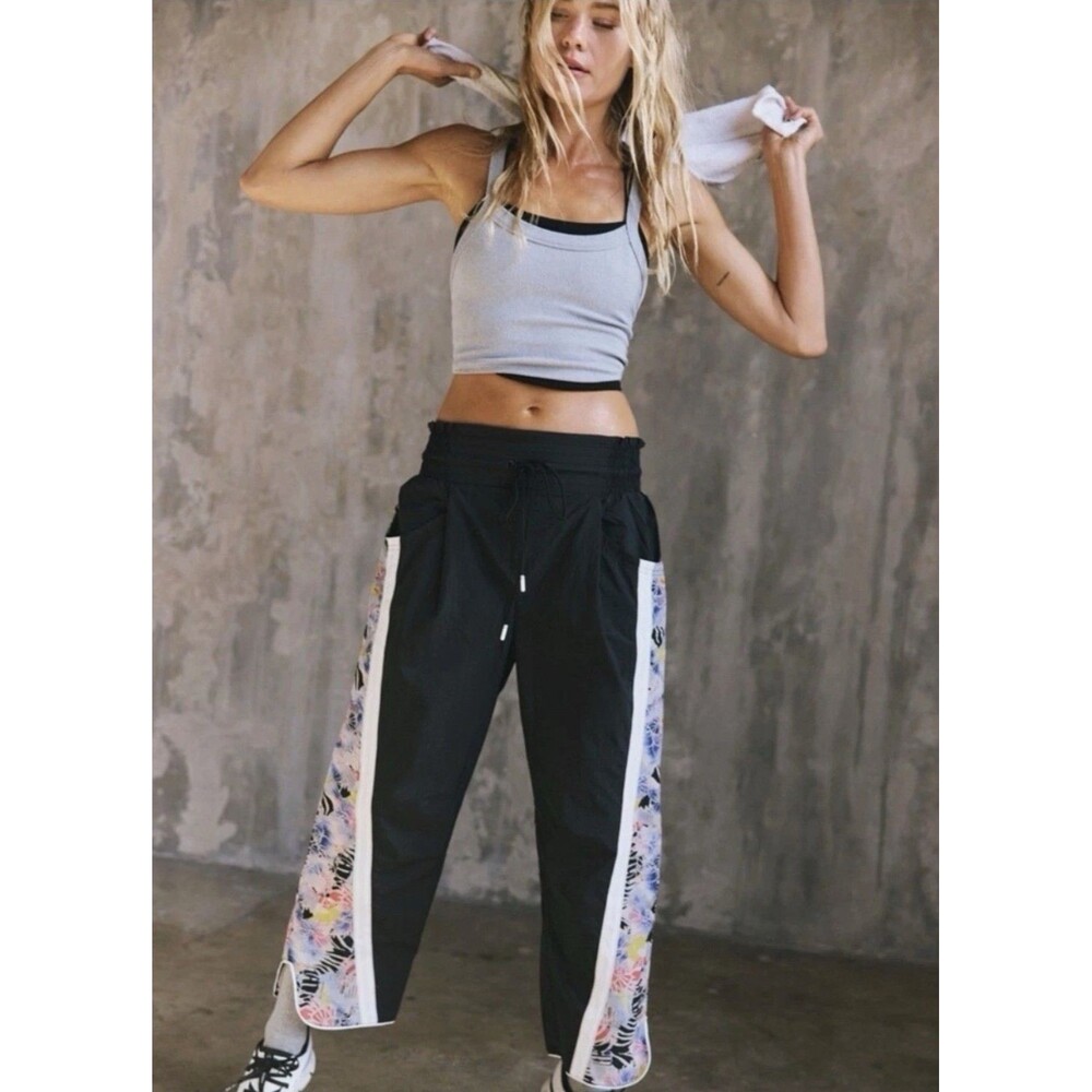 FP Movement by Free People Champ Is Here Printed Pants Athletic Athlesiure Yoga